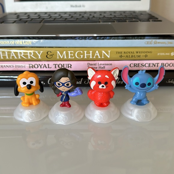 Disney 100, Disneyland 70 characters and Disney Micropopz bundle - Picture 3 of 4